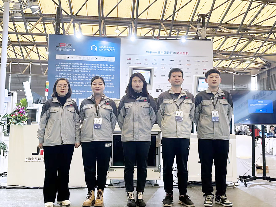 1700101087210655.jpg 合影 900.jpg